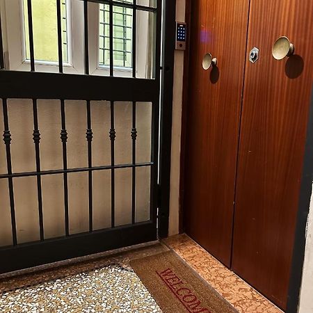 Koro'S Apartments โบโลญญา ภายนอก รูปภาพ
