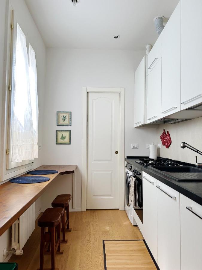 Koro'S Apartments โบโลญญา ภายนอก รูปภาพ